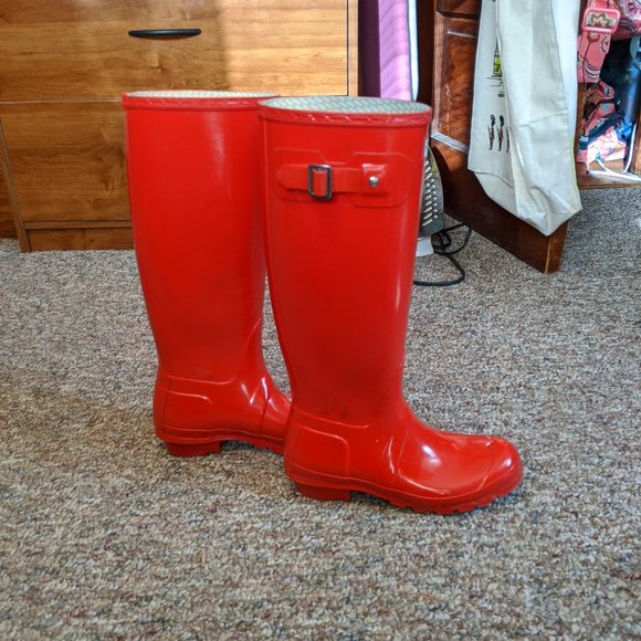 SOLD || Hunter Red Gloss Tall Boots - Picture 5 of 8